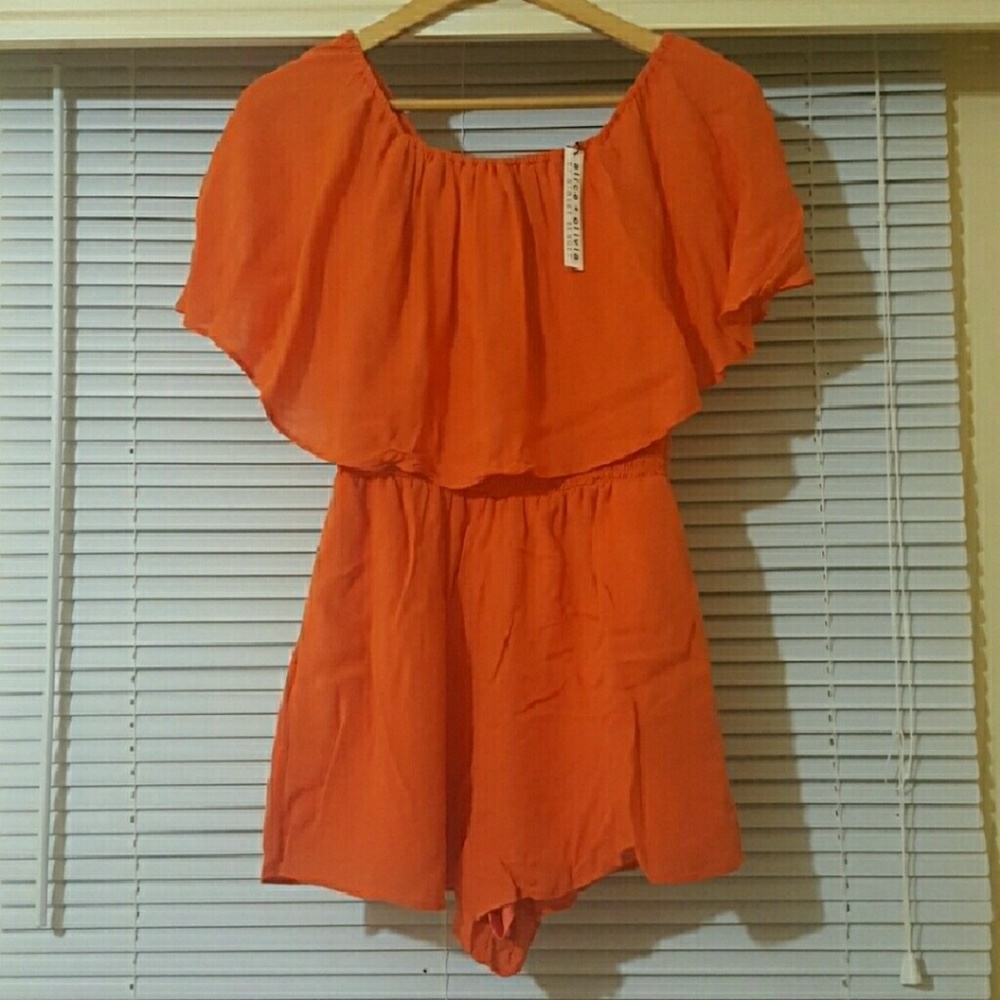 🌺Alice&Olivia🌺 Off Shoulder Romper